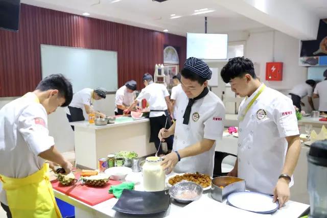 石家庄新东方烹饪学校糕点短期培训收费标准