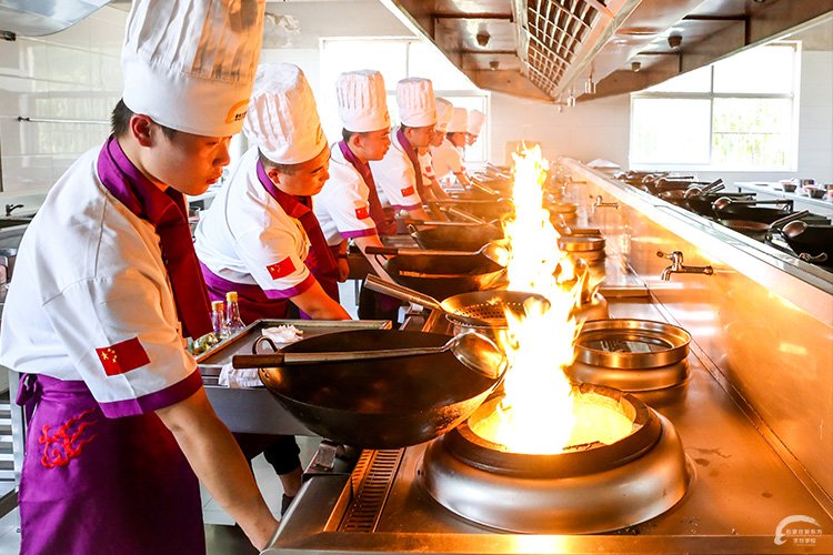 石家庄新东方烹饪学校告诉你餐饮创业，你适合吗？